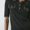 Poloshirt aus Baumwollstrick mit Kontrastdetails Poloshirt aus Baumwollstrick mit Kontrastdetails