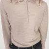 Pullover aus Wollstrick mit Poloshirt-Ausschnitt Pullover aus Wollstrick mit Poloshirt-Ausschnitt