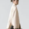 Satin-Blazer mit hohem Kragen Satin-Blazer mit hohem Kragen