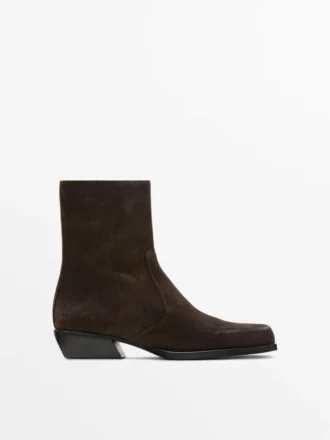 Stiefeletten aus gebürstetem Spaltleder Stiefeletten aus gebürstetem Spaltleder
