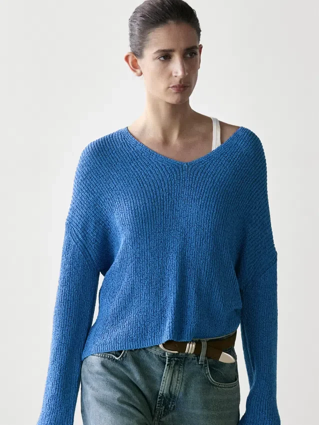 Strickpullover aus Baumwollmischung mit V-Ausschnitt Strickpullover aus Baumwollmischung mit V-Ausschnitt