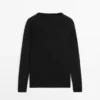 Strickpullover aus Leinen mit V-Ausschnitt Strickpullover aus Leinen mit V-Ausschnitt
