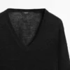 Strickpullover aus Leinen mit V-Ausschnitt Strickpullover aus Leinen mit V-Ausschnitt