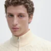 Strickpullover mit Stehkragen und Reißverschluss Strickpullover mit Stehkragen und Reißverschluss