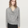 Strickpullover mit Wasserfallausschnitt Strickpullover mit Wasserfallausschnitt