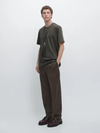 t shirt aus 100 baumwolle mit kontrastierendem ausschnitt 1 330x440 - T-Shirt aus 100 % Baumwolle mit kontrastierendem Ausschnitt
