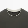 T-Shirt aus 100 % Baumwolle mit kontrastierendem Ausschnitt T-Shirt aus 100 % Baumwolle mit kontrastierendem Ausschnitt