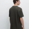 T-Shirt aus 100 % Baumwolle mit kontrastierendem Ausschnitt T-Shirt aus 100 % Baumwolle mit kontrastierendem Ausschnitt