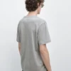 T-Shirts aus 100 % Baumwolle mit kontrastierendem Detail T-Shirts aus 100 % Baumwolle mit kontrastierendem Detail