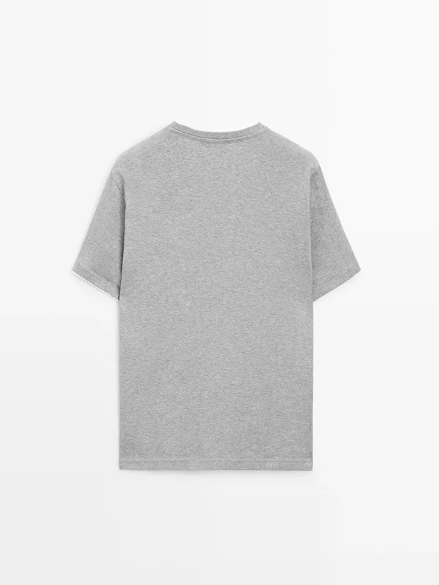 T-Shirts aus 100 % Baumwolle mit kontrastierendem Detail T-Shirts aus 100 % Baumwolle mit kontrastierendem Detail