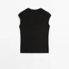 T-Shirts mit überschnittenen Ärmeln und Knopfdetails T-Shirts mit überschnittenen Ärmeln und Knopfdetails