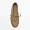Weiche Leder-Loafer mit gerafftem Detail Weiche Leder-Loafer mit gerafftem Detail