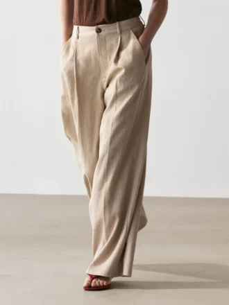 Weit geschnittene Hose mit hoher Taille