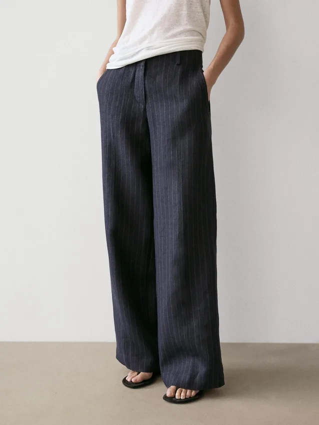 Weit geschnittene Leinen-Hose mit Nadelstreifen Weit geschnittene Leinen-Hose mit Nadelstreifen