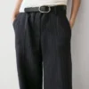 Weit geschnittene Leinen-Hose mit Nadelstreifen Weit geschnittene Leinen-Hose mit Nadelstreifen
