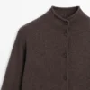 Woll-Cardigan mit hohem Kragen Woll-Cardigan mit hohem Kragen