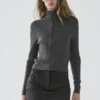 Woll-Cardigan mit Reißverschluss Woll-Cardigan mit Reißverschluss